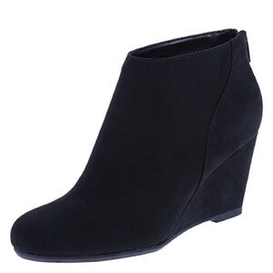 Fioni Elegant Black Suede Wedge Ankle Boots Size 8 NWT *Flaw